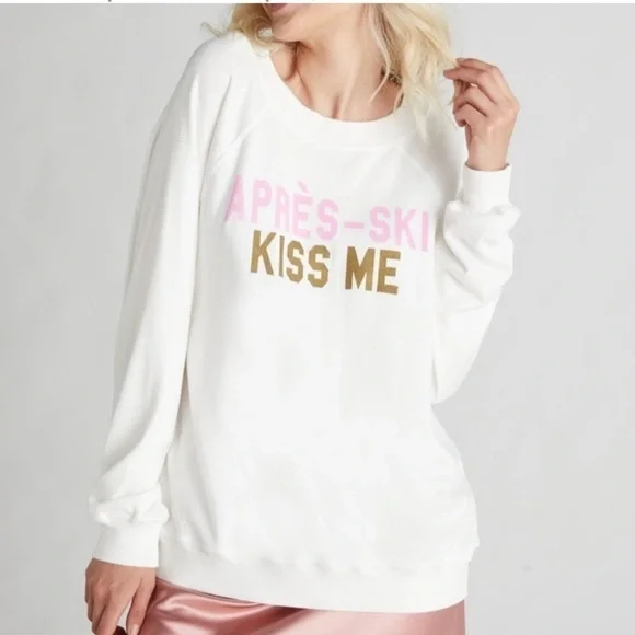 Wildfox 🦊💋 apres ski kiss me sweatshirt - Picture 2 of 8